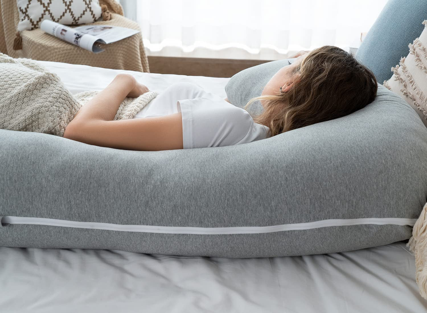 "Luxuriously Comfortable L-Shaped Body Pregnancy Pillow for Blissful Side Sleeping and Support for Pregnant Women, Complete with Cozy Jersey Cover"