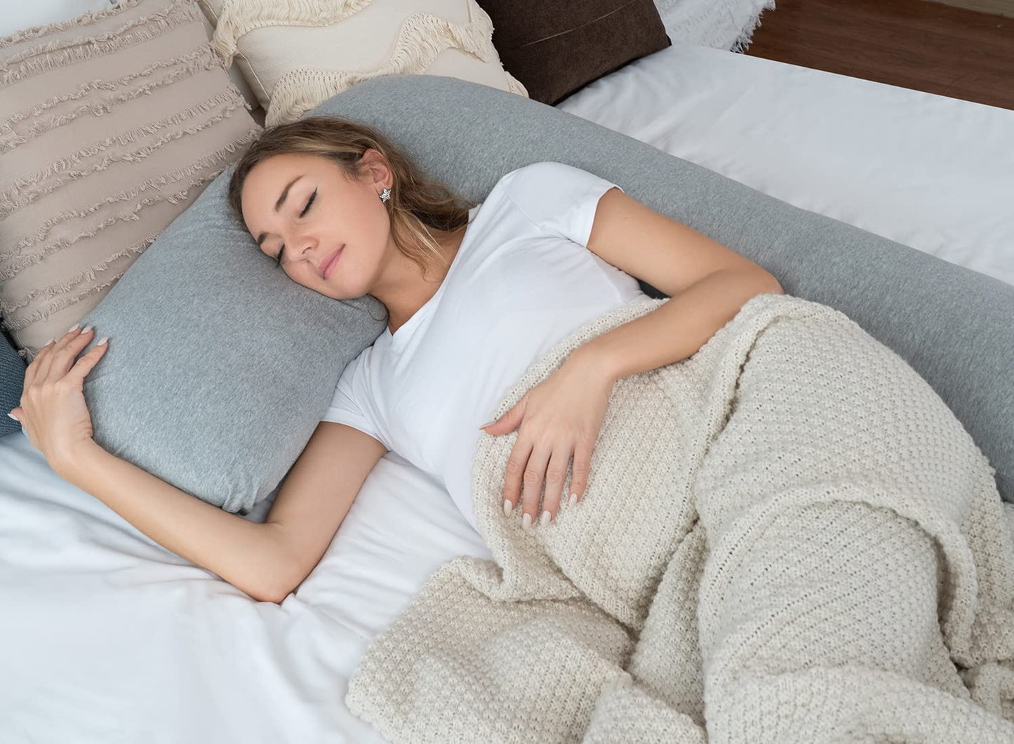 "Luxuriously Comfortable L-Shaped Body Pregnancy Pillow for Blissful Side Sleeping and Support for Pregnant Women, Complete with Cozy Jersey Cover"